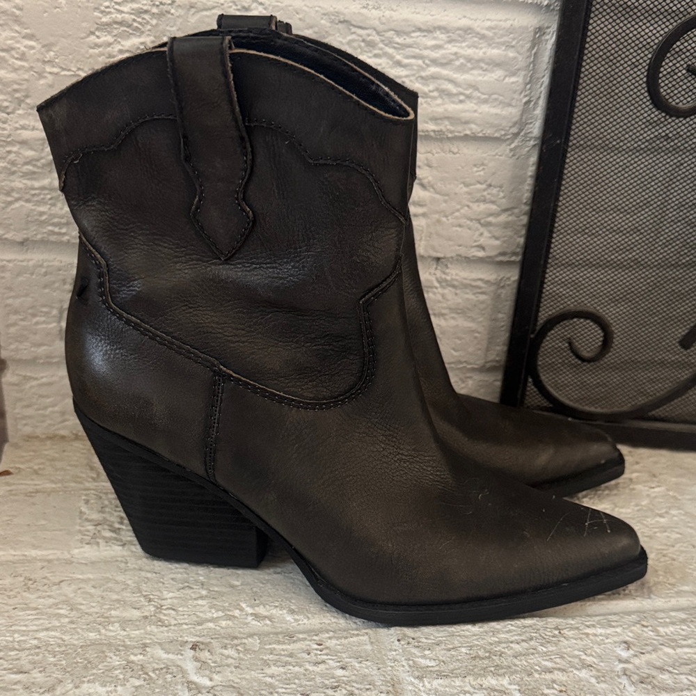 Zodiac Roslyn Cowboy Ankle Boots Size 11